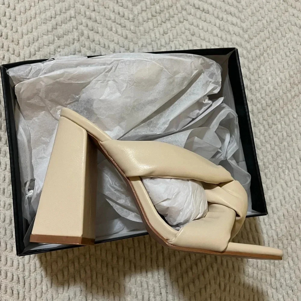 🖤New Pretty Little Things Cream Pu Square Toe Quilted Knot High Heeled Mules🖤 - Picture 4 of 7